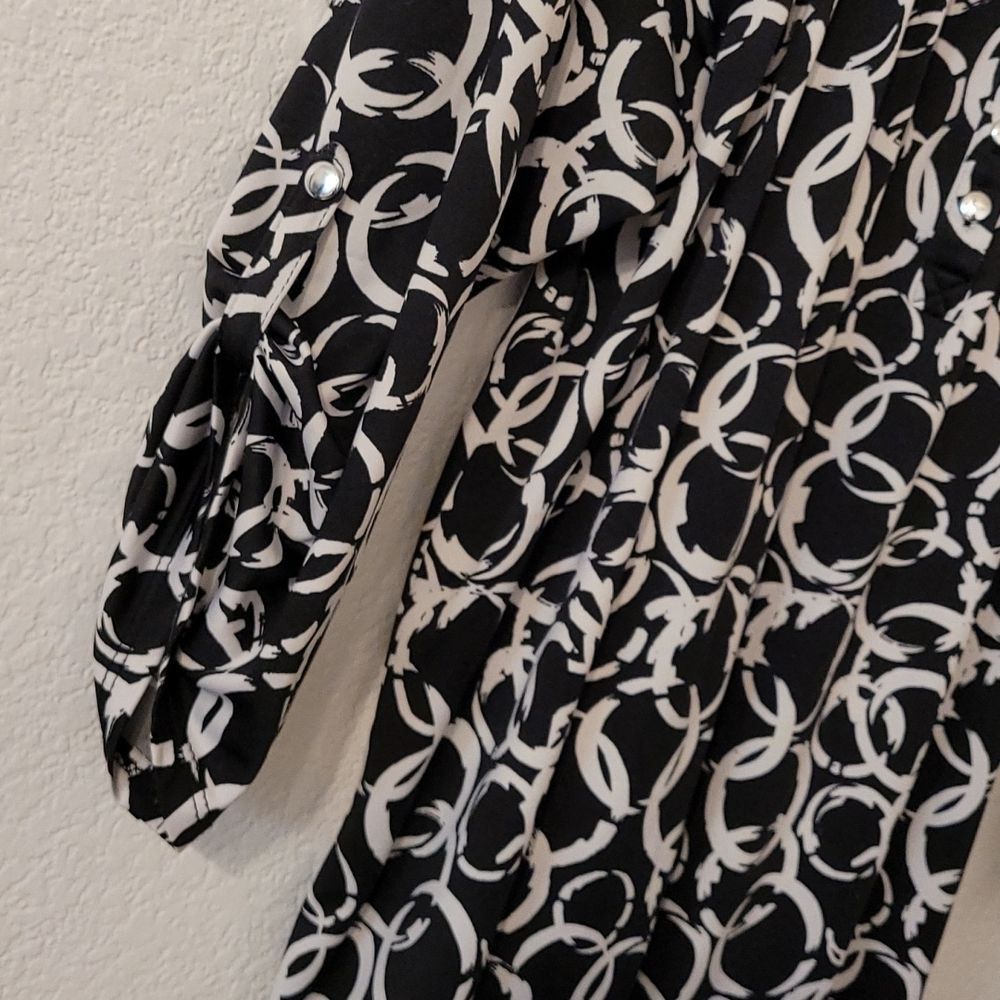 NOTATIONS 3X Black & White Scoop Neck Top - Picture 2 of 6